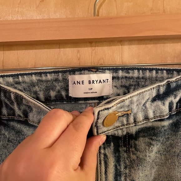 Women's Lane Bryant Petite Acid Wash Style Jeans - Picture 7 of 7